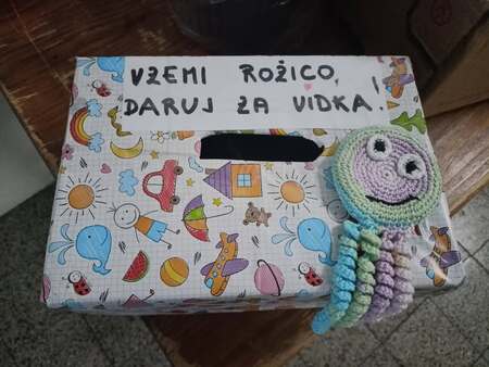 Vzemi rožico -daruj za Vidka